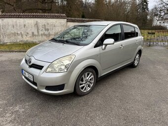 Toyota Corolla Verso - 10