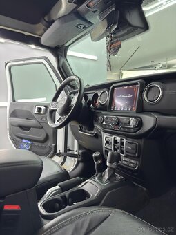 Prodám Jeep Wrangler SAHARA 2.0T 4x4 DPH - 10