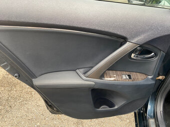 TOYOTA AVENSIS 2,2 D - AUTOMATICKÁ PŘEV - TOP STAV - 10