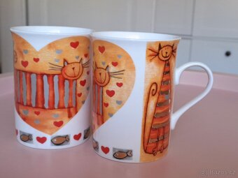 Sada 2 hrnků porcelán - zamilované kočky se srdíčky - 10
