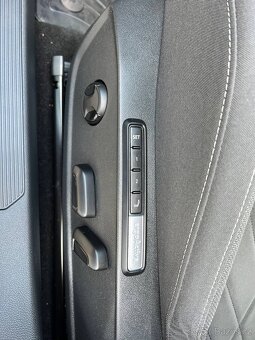 VW Golf 8 Variant - 10