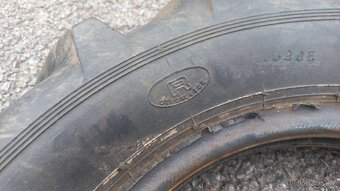 Prodám 2 ks pneu Barum 5.00x12 terénní šípová - 10