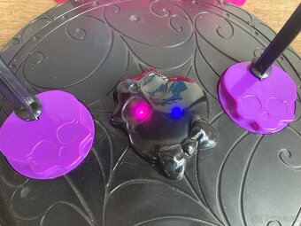 Monster high podium se světelnými efekty - 10