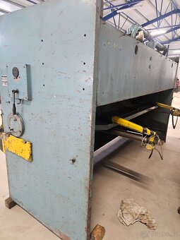 Hydraulické tabulové nůžky CNTA 3150/10A - 10