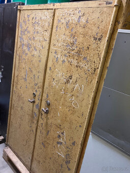 Trezor starožitný dvoudveřový skříńový za 13.000 kč - 10