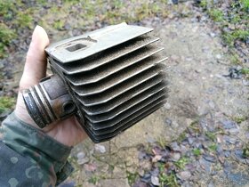 JAWA 50 PIONÝR/ VÁLEC S PÍSTEM - 10