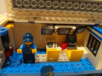 LEGO City 60044 - 10