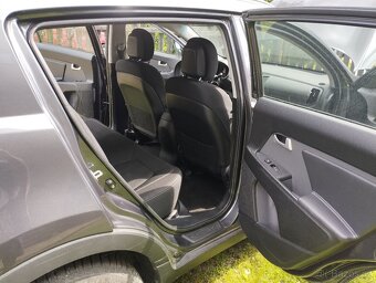 Kia Sportage r.v.2011 , 1995 ccm ,diesel, AWD ,manuál. - 10