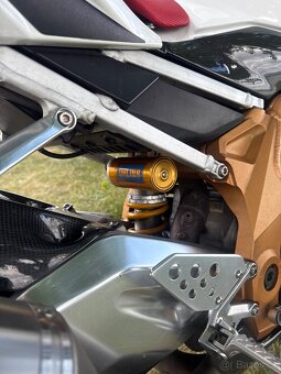 Aprilia tuono Factory rsv v2 - 10