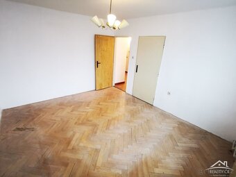 Byt 3+1 zděný, balkon, garáž. Jihlava - 10