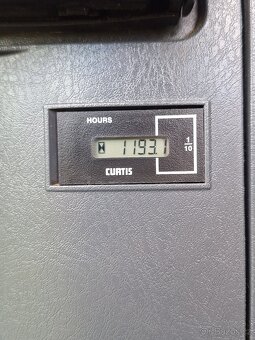 Kolesový otočný bager Hyundai 55w-9a robex - 10