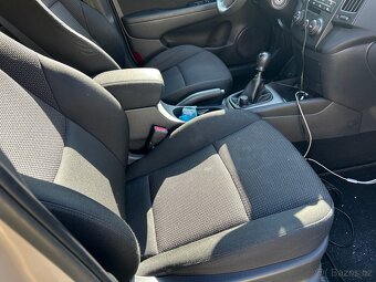Hyundai i30 1.4 - 10
