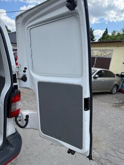 VW Transporter 2.0 TDI - 10