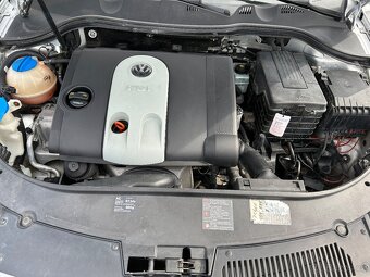 Volkswagen Passat 1.6 FSi 85 kW rok 2007 - dvě sady kol - 10