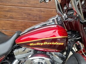 Harley-Davidson FLHTCUSE Ultra CVO 103 - 10
