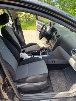 Ford Focus II 1.6 74 kw - 10