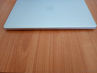 MacBook PRO 13 palců M1 chip 8 RAM 256 SSD NOVÝ 14cyklů - 10
