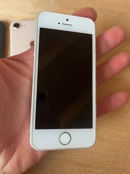 Balicek Iphonů, SE16gb, 2x8 64gb - 10