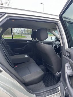 Toyota avensis 2.0 VVT-i - 10