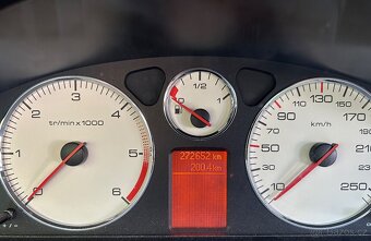 Peugeot 407 2.0HDI 100KW PANORAMA,TAŽNÝ,POLOKŮŽE - 10