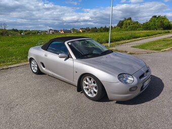 MG F 1,8i - 10