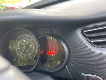 Prodám Citroen C 3 r.v. 2011 54 KW, naj.204 500km, 1360 ccm - 10