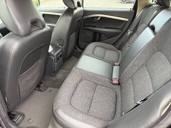 VOLVO XC70 2,4 D5 136kW AWD - 4x4 - Digi Klima - Automat - 10