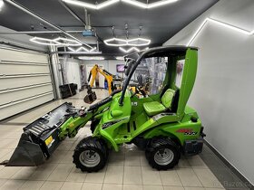 Nakladač Avant 523 Teleskopické rameno 4x4 - 10