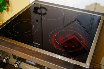 Siemens nerezový vestavný sporák HE73BD531, vyjížděcí dveře - 10