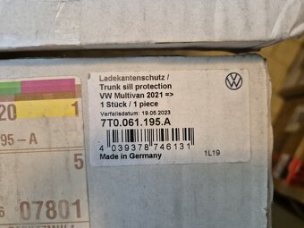 ochranná a ozdobná lišta zadního nárazníku černá VW Transpor - 10