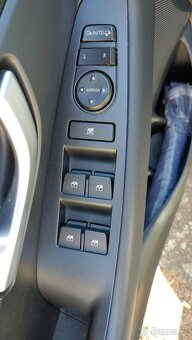 Hyundai i30 kombi 1,4 T-GDI 103KW Style Premium - 10