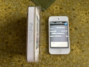 iPhone 4 16GB + iPod touch 8GB - 10