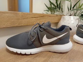 Nike dámské sportovní tenisky vel. 38 - 10