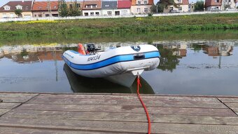 loď, lodní motor, člun quicksilver, evinrude johnson - 10