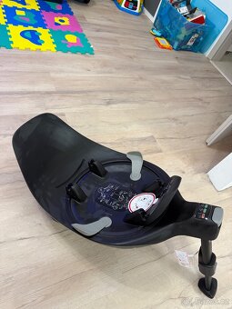 Set dětské autosedačky Cybex Plus + Base T rezervace do 25. - 10