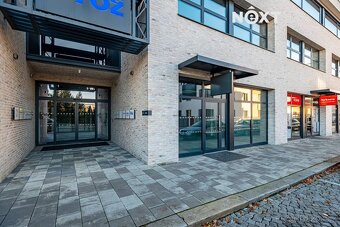 Pronájem komerční Obchodní prostory, 110㎡ - 10