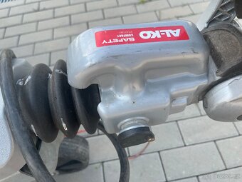 LMC 480 obytný přívěs - 10