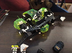 LEGO Space 6981 Aerial Intruder - 10