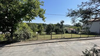 Prodej pozemku pro výstavbu o rozloze 813 m2 - Týnec nad Sáz - 10
