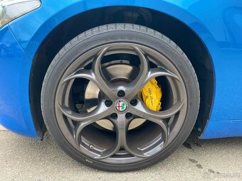 Alfa Romeo Giulia Q4 Veloce - 10