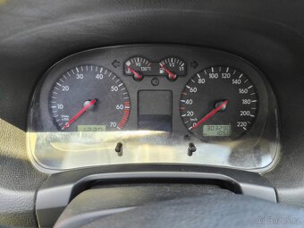 Volkswagen Golf - 10