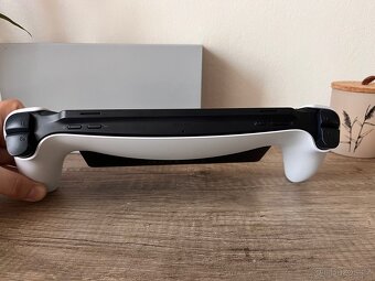 PlayStation 5 Portable - 10