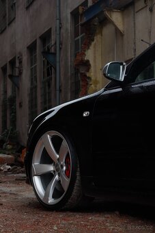 Audi RS4 avant b7 - 10