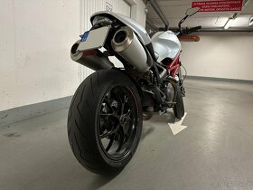 Ducati Monster 796 - 10