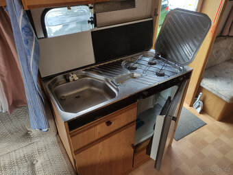 Karavan Burstner Club 3911 676kg - 10