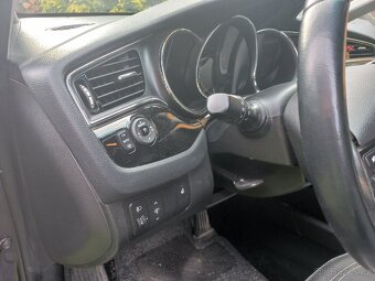 Kia ceed sw 1,6gdi, výbava TOP - 10