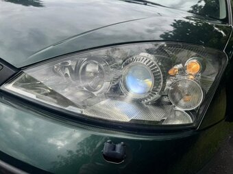 Ford Focus 1.6i Ghia - 10