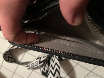 Cerna kabelka pekna - 10