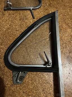 Škoda Octavia apod. - větrací okna včetně originál těsnění - 10