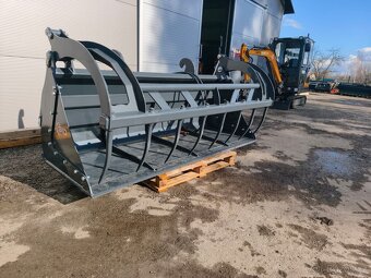 Lopata s přidržovačem pro manipulátor JCB - 10